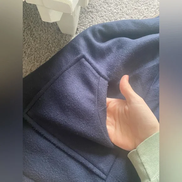 silver gray quilted puffer vest, womens size medium/large warm zip up - Picture 8 of 9